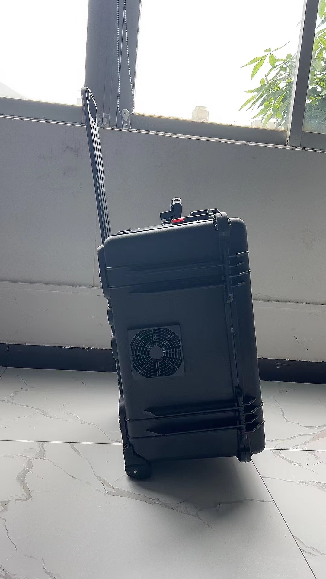 西林手拉箱型移动通信干扰器